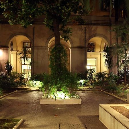 Caroline Rooms Rome Bagian luar foto