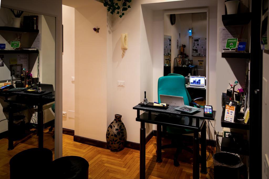 Caroline Rooms Rome Bagian luar foto