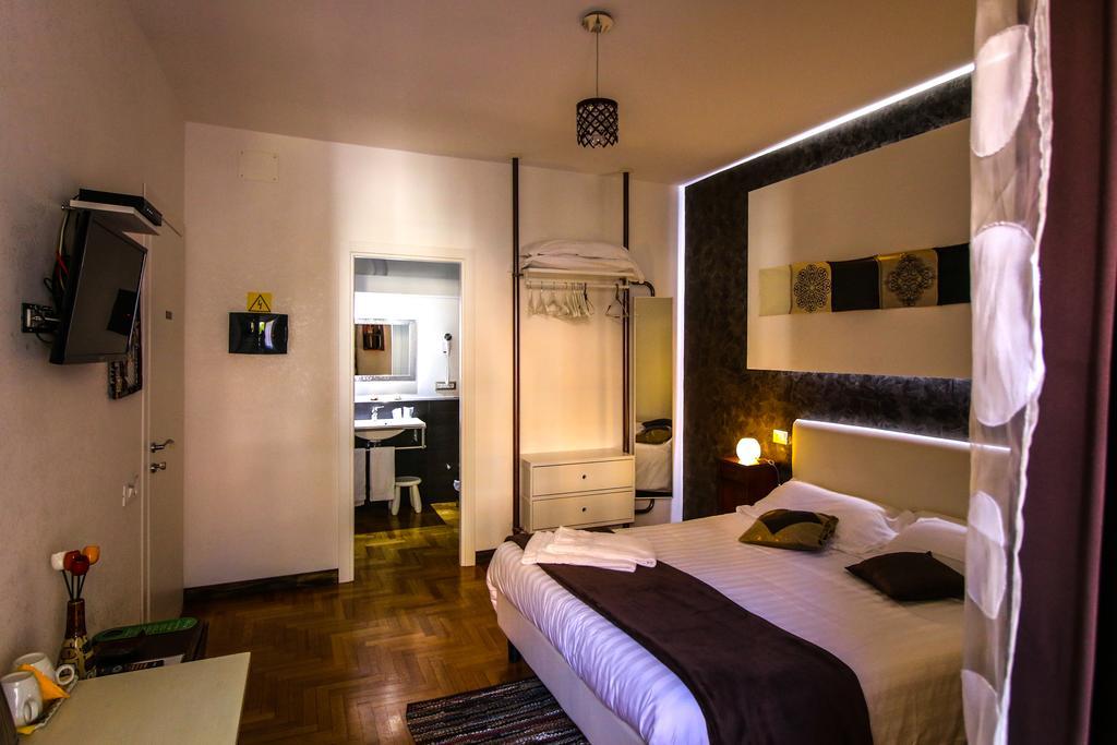 Caroline Rooms Rome Bagian luar foto