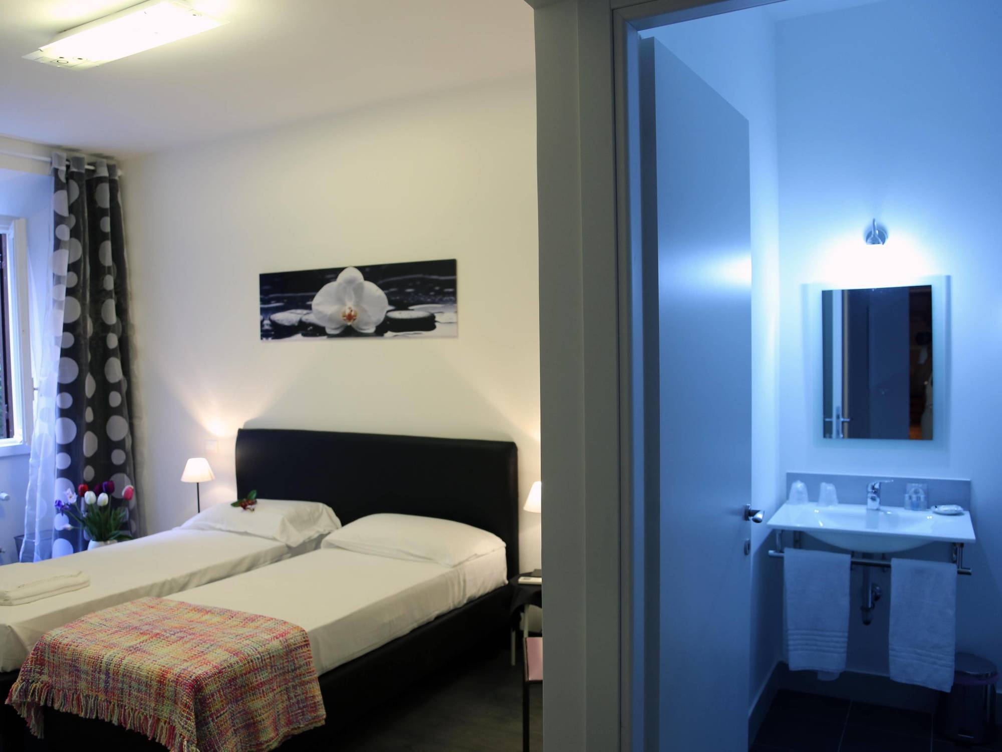 Caroline Rooms Rome Bagian luar foto