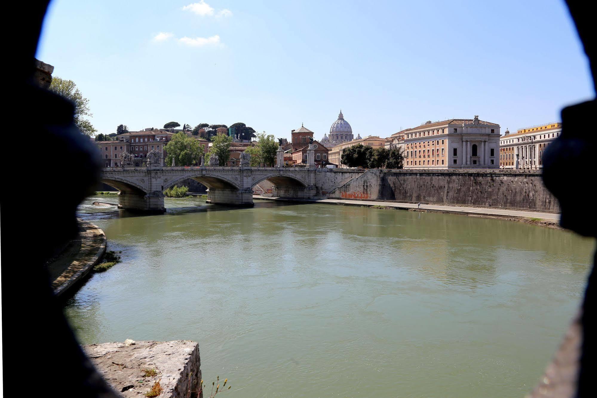 Caroline Rooms Rome Bagian luar foto