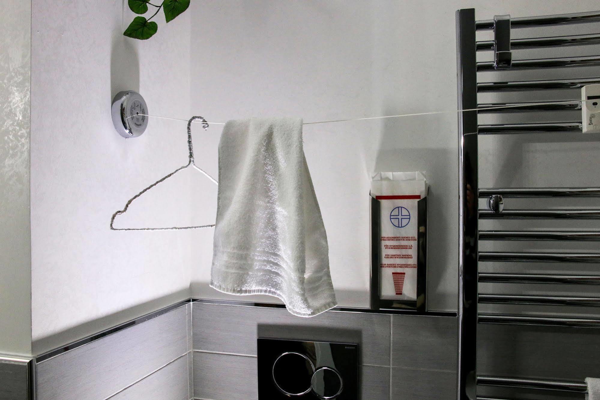 Caroline Rooms Rome Bagian luar foto
