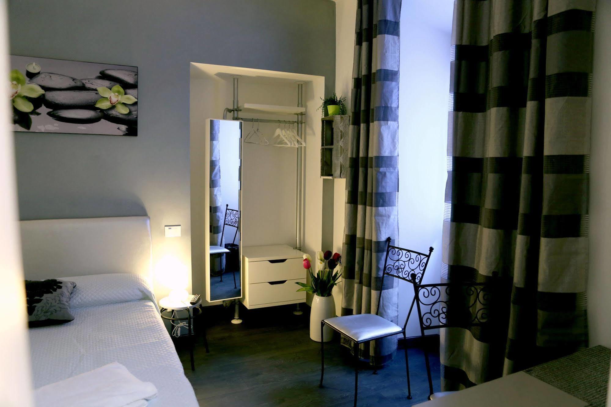 Caroline Rooms Rome Bagian luar foto