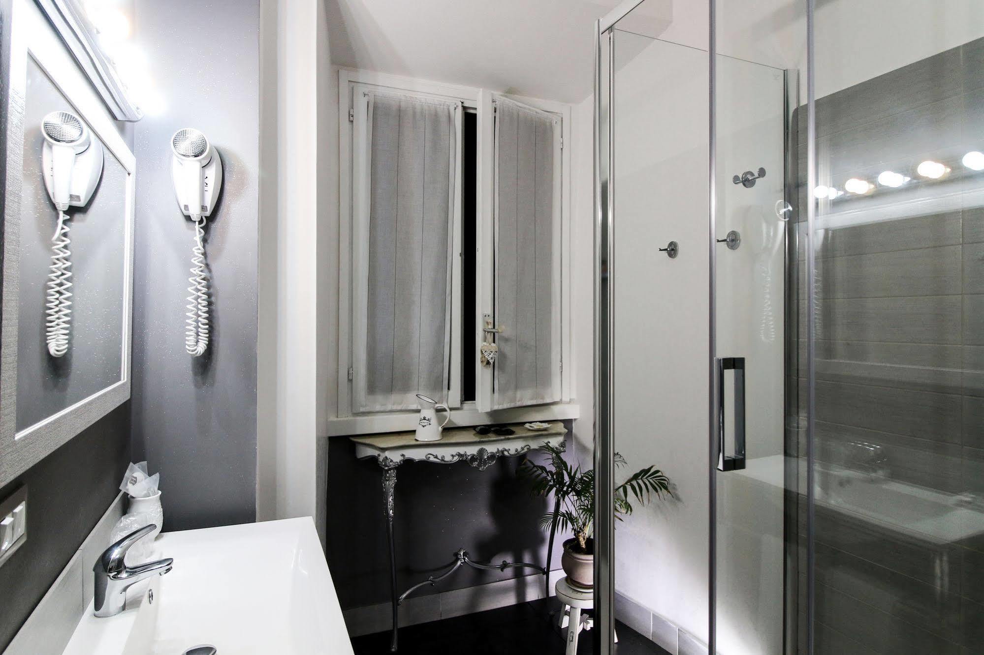 Caroline Rooms Rome Bagian luar foto