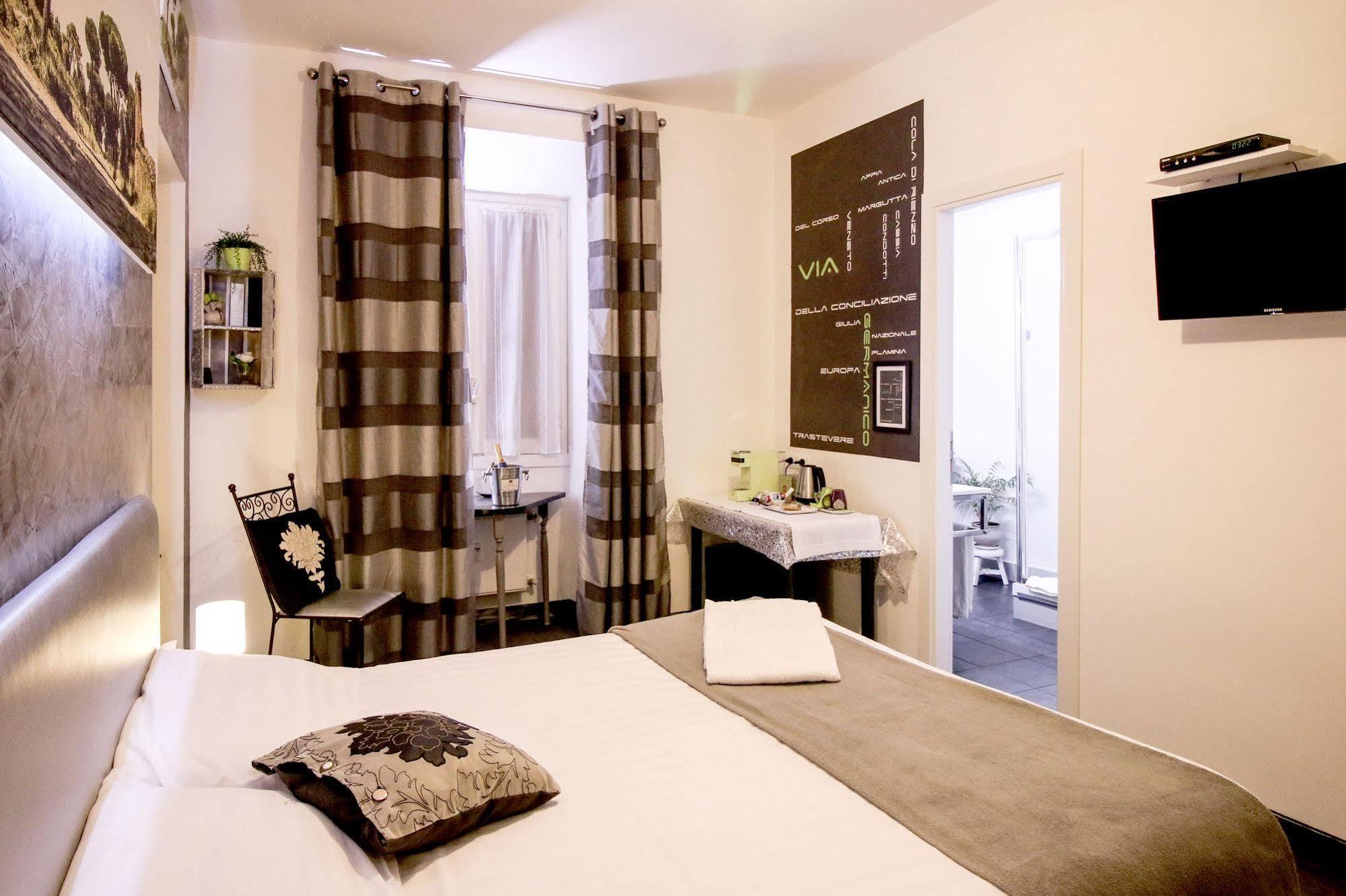 Caroline Rooms Rome Bagian luar foto
