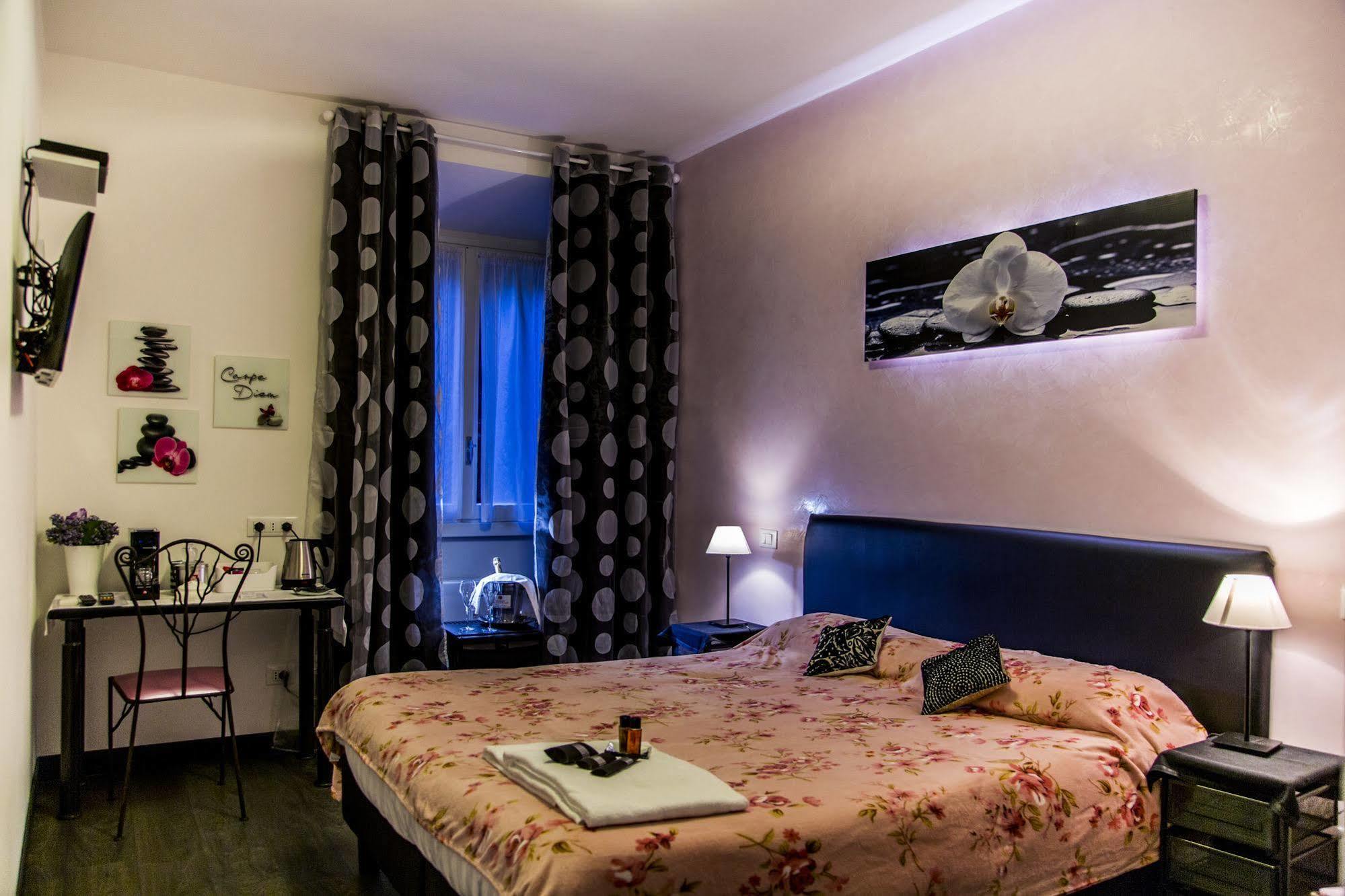 Caroline Rooms Rome Bagian luar foto
