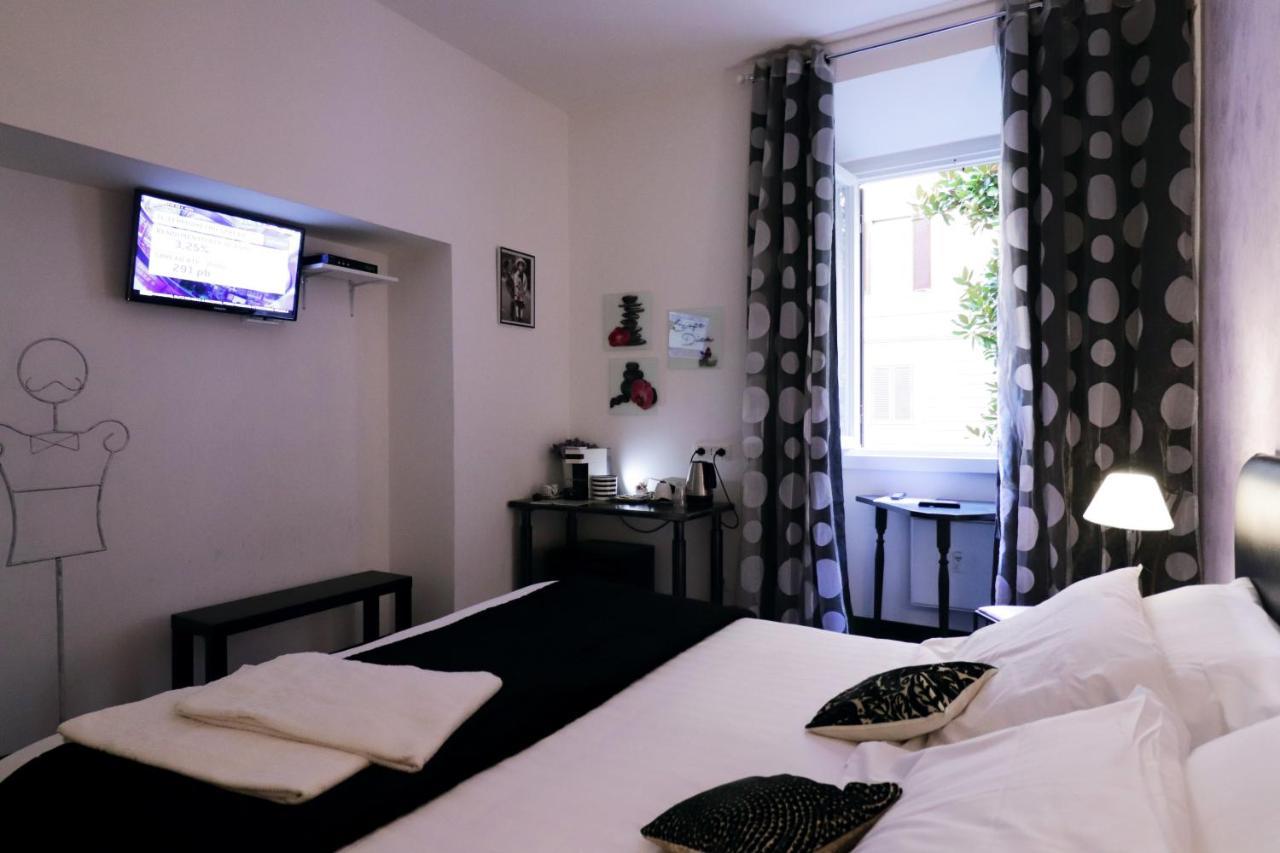Caroline Rooms Rome Bagian luar foto